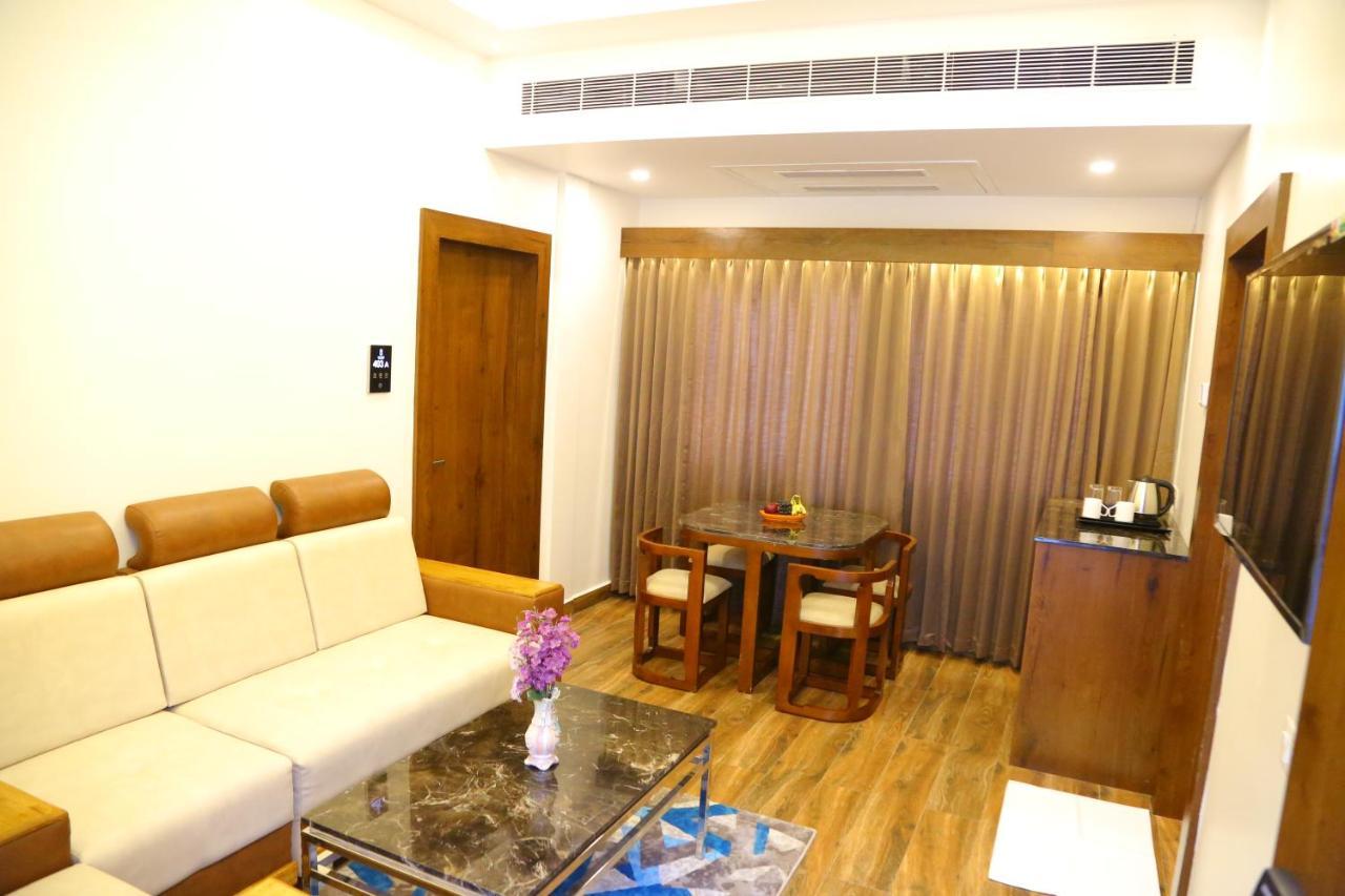 Vsr Grand Hotell Madanapalle Exteriör bild