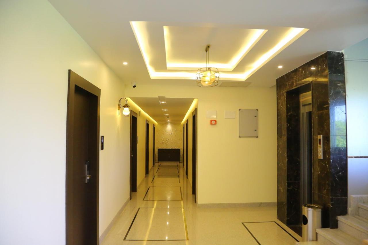 Vsr Grand Hotell Madanapalle Exteriör bild
