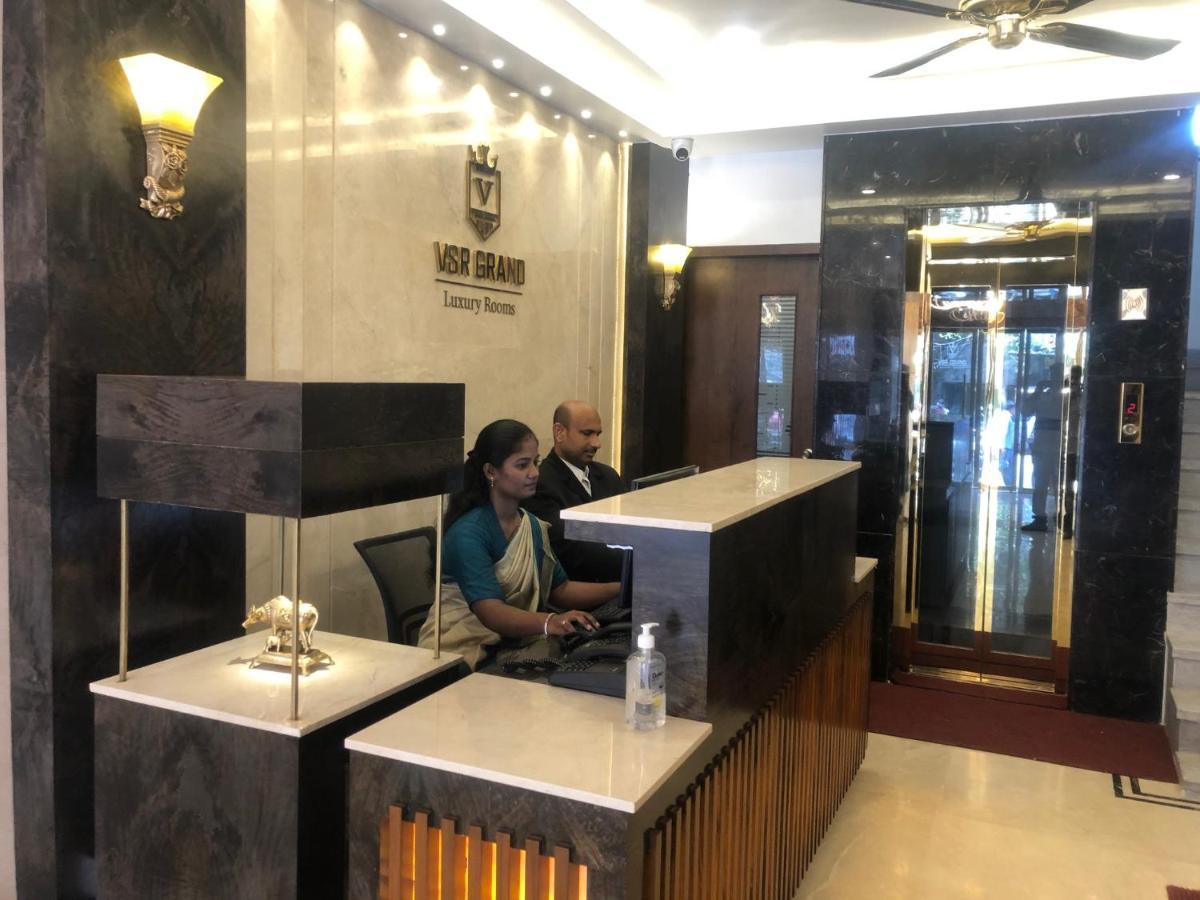 Vsr Grand Hotell Madanapalle Exteriör bild